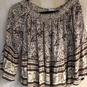 Off shoulder American Eagle Top